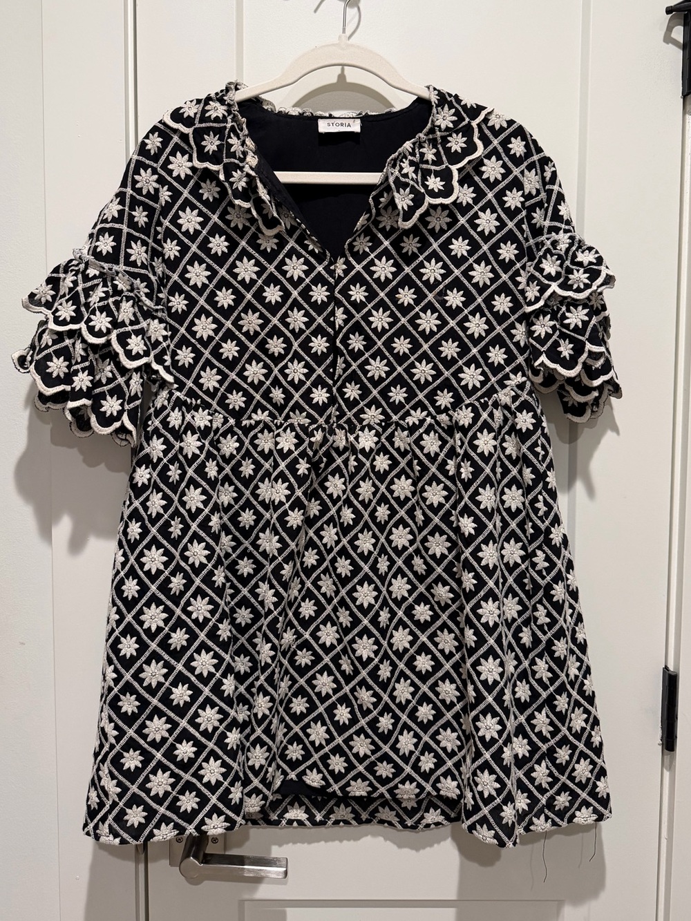 Storia Black and White Ruffle Dress